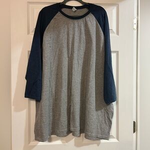 EUC Jerzees Size 4XL Gray and Navy Raglan Baseball Style T-shirt